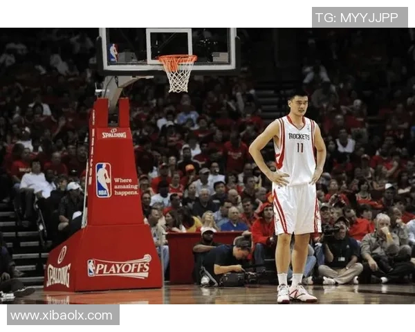 当明星遇上姚明:跨界交流中的篮球魅力与娱乐风潮 当明星遇上姚明:跨界交流中的篮球魅力与娱乐风潮